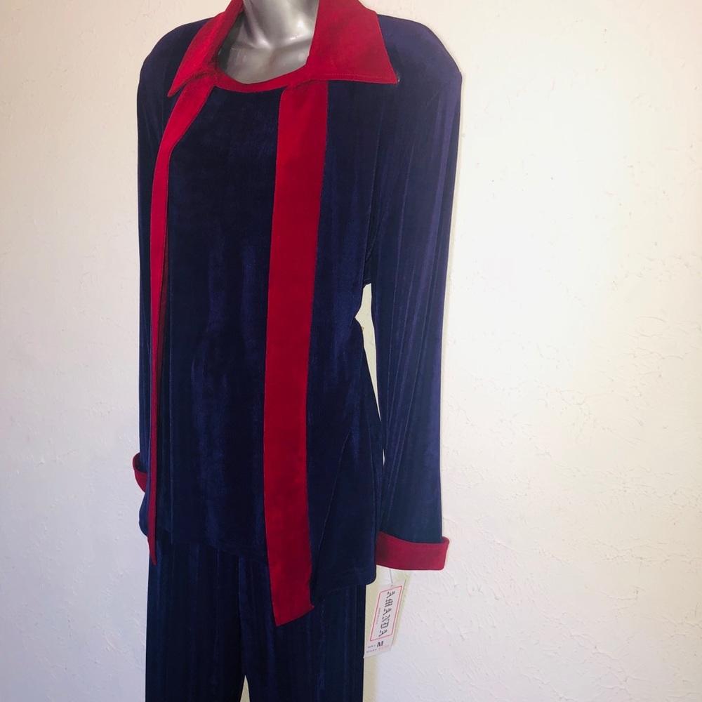 Brand new Women’s 3 piece pant set!
